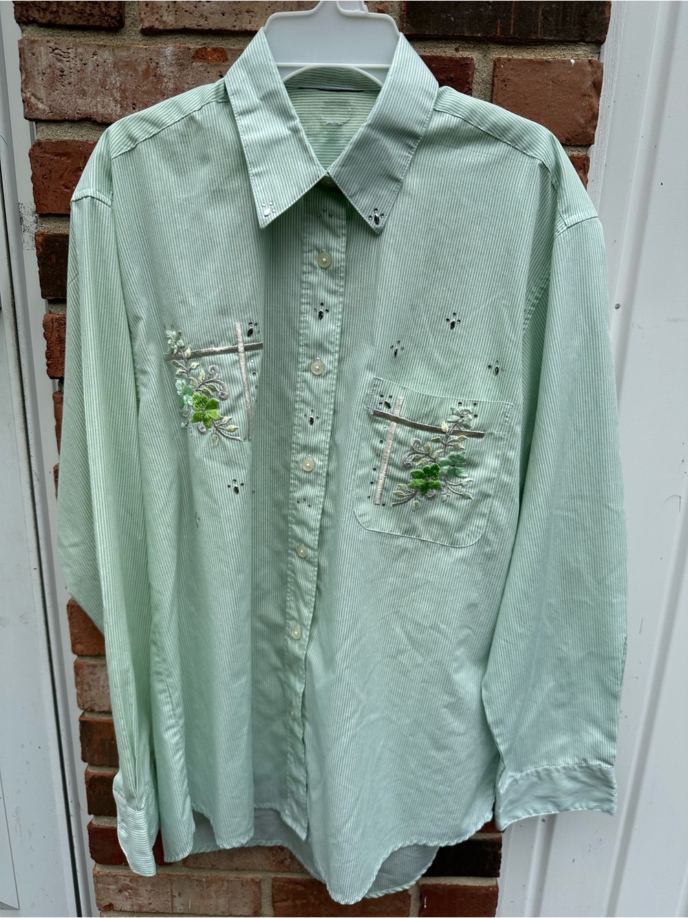 MiLi Designs? Woman's S Green Stripe Floral Appliqué Button Up Long Sleeve Shirt